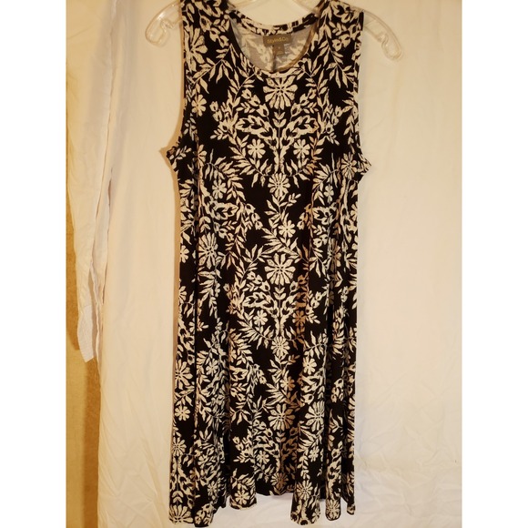 Style&co. Dresses & Skirts - Women's Style And Co Sleeveless Black And White Floral Dress Size M